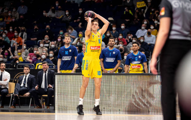 他们的表现 他们的表现